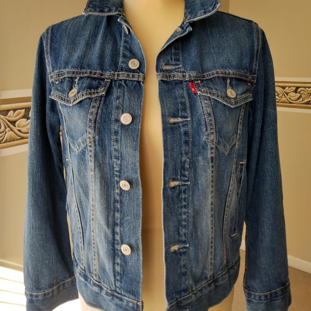 Levi's Women's Denim Jacket Size M